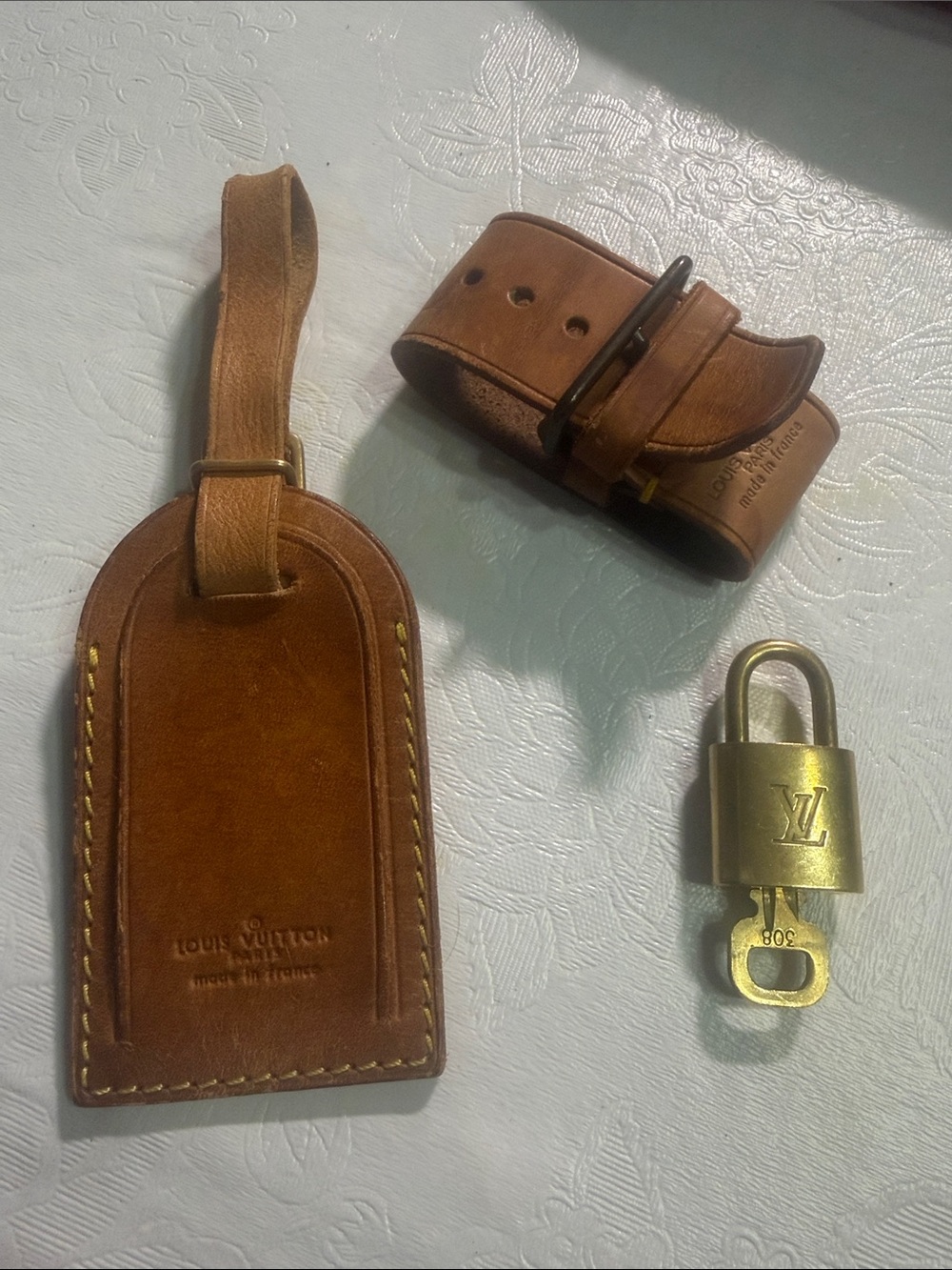 Louis Vuitton luggage tag set and gold lock and key #308